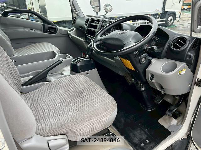Hino DUTRO 2017-07 7500357-20