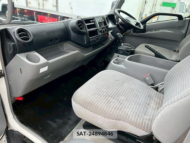 Hino DUTRO 2017-07 7500357-24
