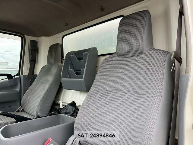 Hino DUTRO 2017-07 7500357-25