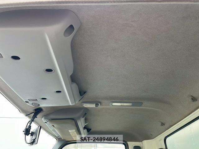 Hino DUTRO 2017-07 7500357-26