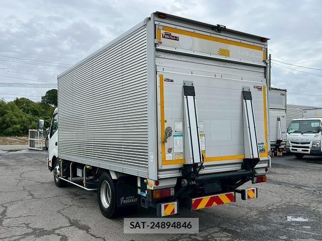 Hino DUTRO 2017-07 7500357-8