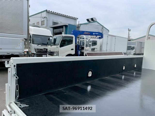 Hino DUTRO 2021-09 7500330-11