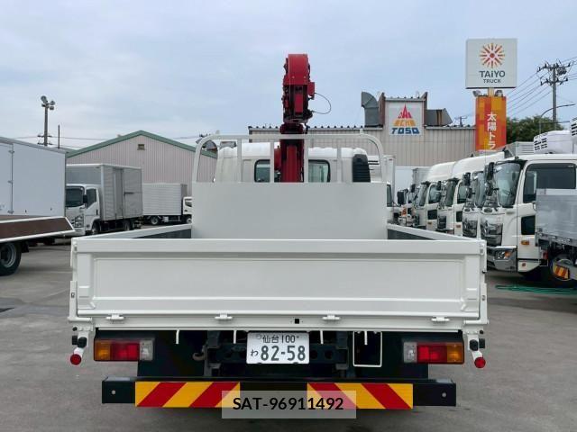 Hino DUTRO 2021-09 7500330-4