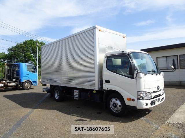 Hino DUTRO 2022-03 7508563-1