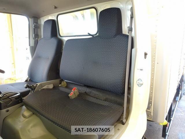 Hino DUTRO 2022-03 7508563-20