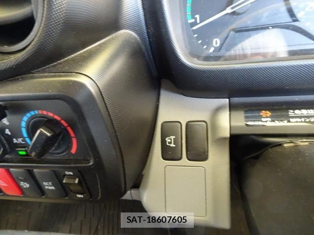 Hino DUTRO 2022-03 7508563-25