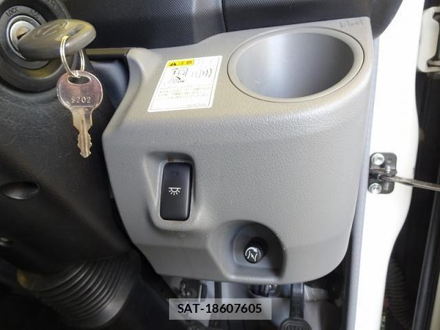 Hino DUTRO 2022-03 7508563-26