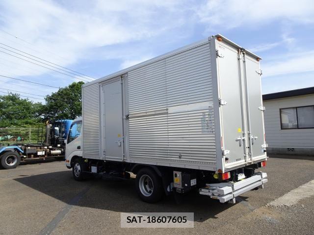 Hino DUTRO 2022-03 7508563-5