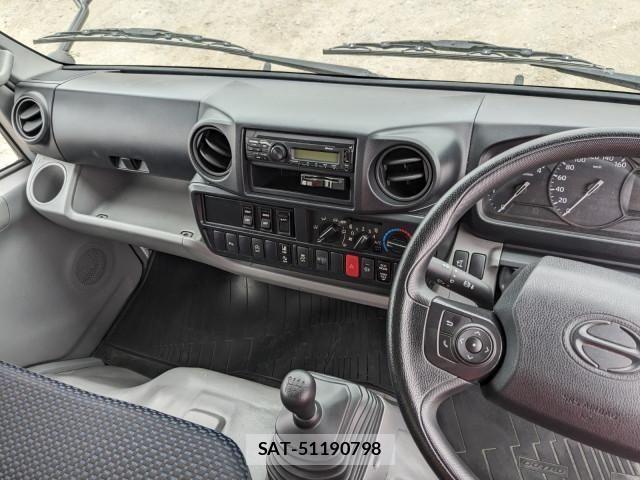 Hino DUTRO 2022-05 7500340-26