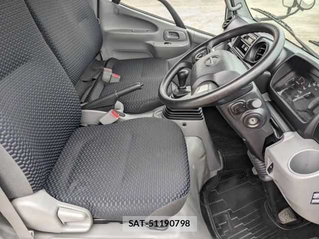 Hino DUTRO 2022-05 7500340-27