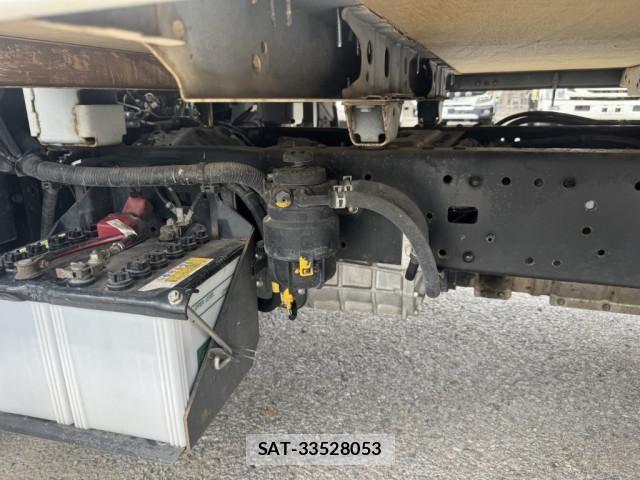 Hino DUTRO 2019-03 7500358-13