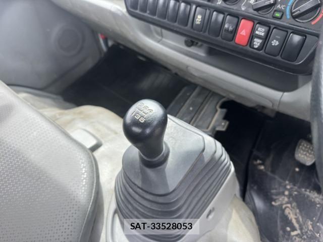 Hino DUTRO 2019-03 7500358-23