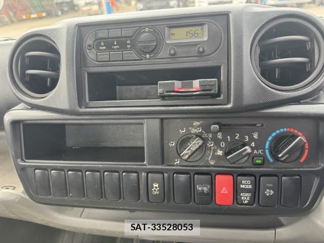 Hino DUTRO 2019-03 7500358-24