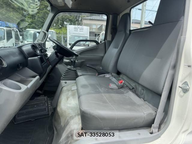 Hino DUTRO 2019-03 7500358-26