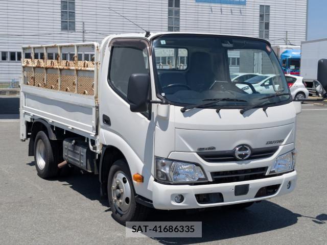 Hino DUTRO 2018-03 7500356-1