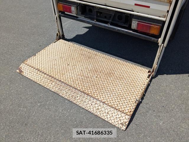 Hino DUTRO 2018-03 7500356-22