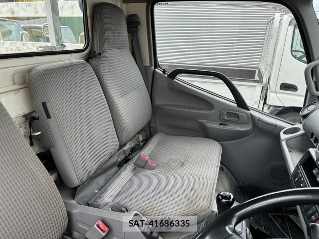 Hino DUTRO 2018-03 7500356-26