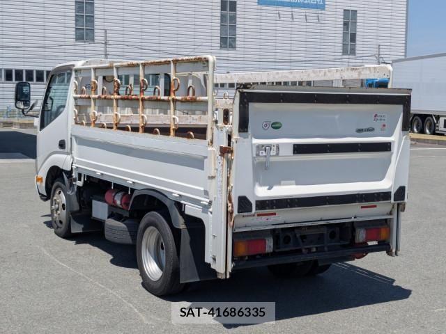 Hino DUTRO 2018-03 7500356-2