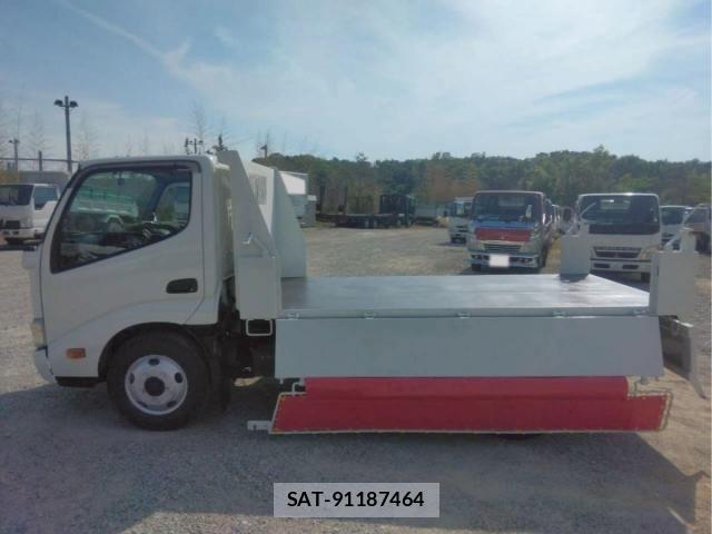 Hino DUTRO 2013-09 7500352-11