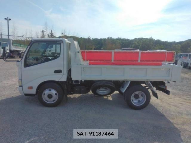 Hino DUTRO 2013-09 7500352-4