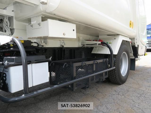 Hino DUTRO 2023-12 7500324-15
