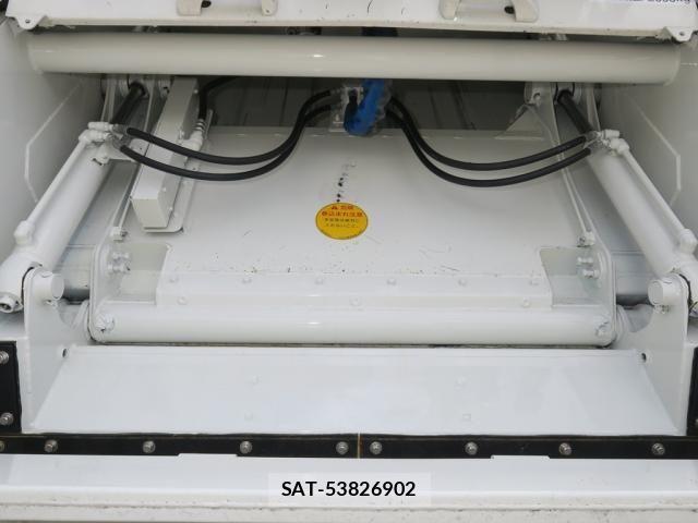 Hino DUTRO 2023-12 7500324-6