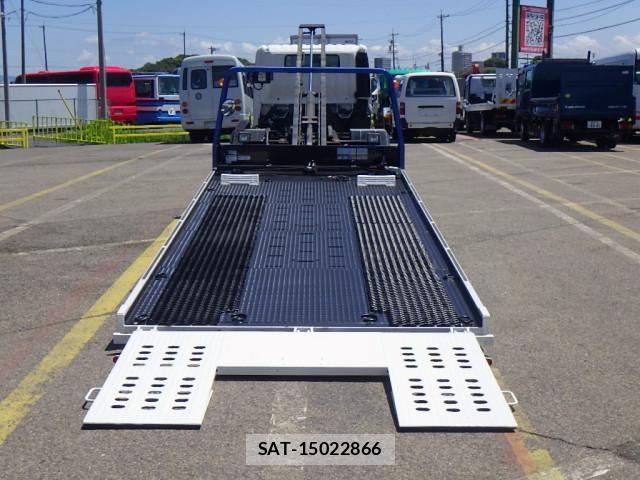 Hino DUTRO 2024-07 7500327-6
