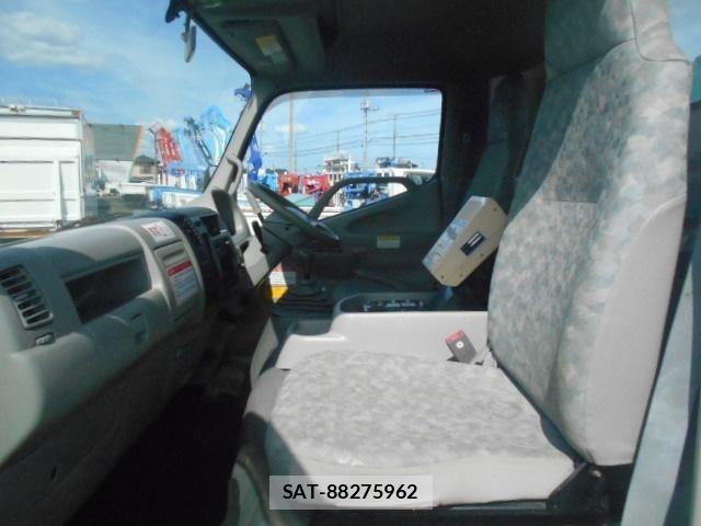 Hino DUTRO 2011-08 7562065-18