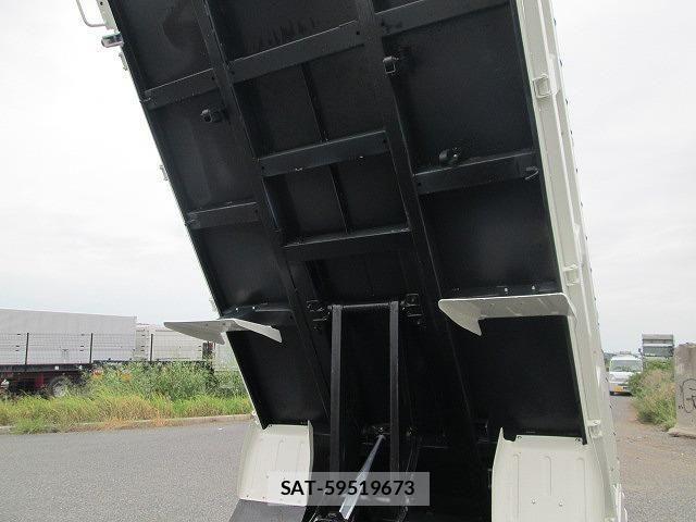 Hino DUTRO 2025-10 7562063-18