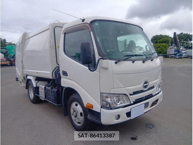 Hino DUTRO 2021-03 7562062-1
