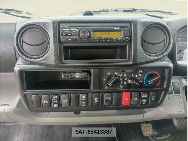 Hino DUTRO 2021-03 7562062-25