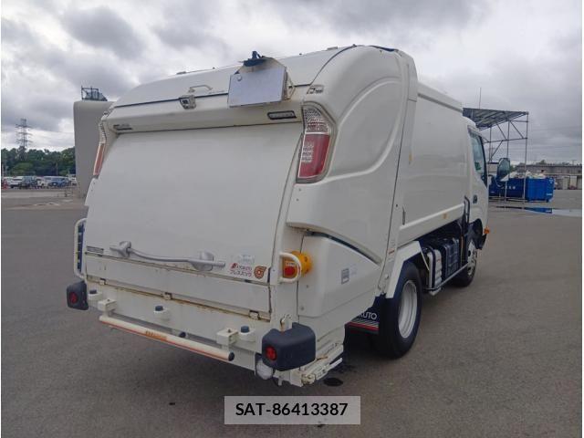 Hino DUTRO 2021-03 7562062-2