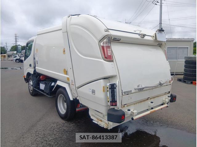 Hino DUTRO 2021-03 7562062-3