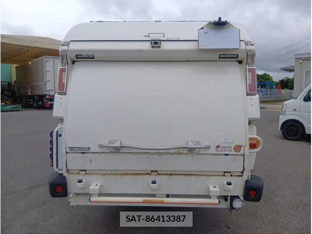 Hino DUTRO 2021-03 7562062-4
