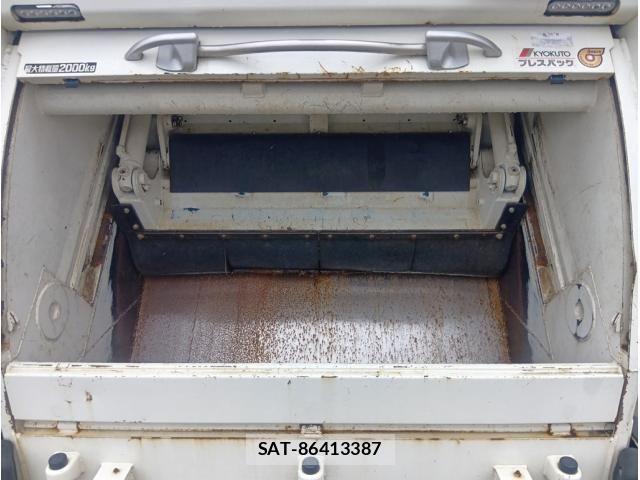 Hino DUTRO 2021-03 7562062-6