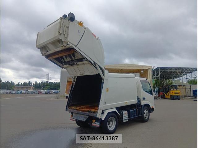 Hino DUTRO 2021-03 7562062-8