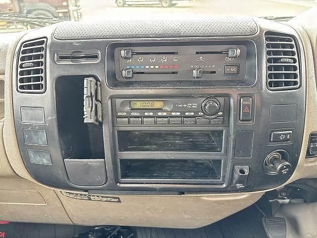 Hino DUTRO 2011-02 7606823-13