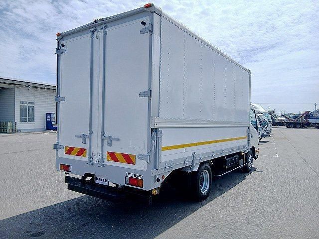Hino DUTRO 2012-01 7606822-2