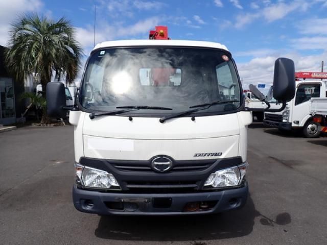 Hino DUTRO 2018-02 7606818-1