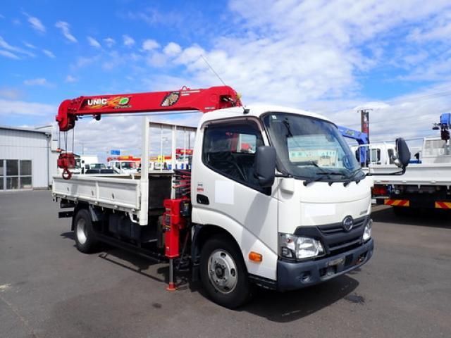 Hino DUTRO 2018-02 7606818-2