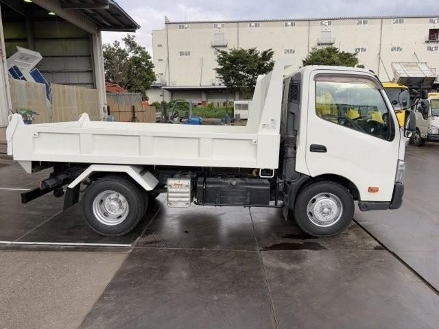 Hino DUTRO 2019-12 7606816-5