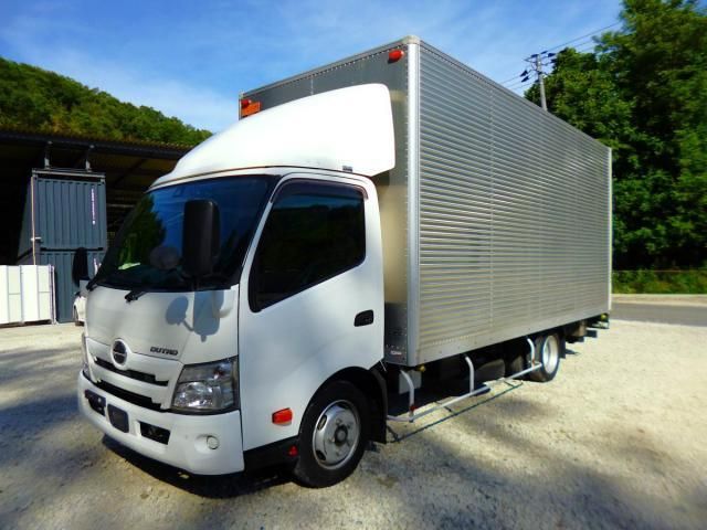 Hino DUTRO 2021-06 7606817-0