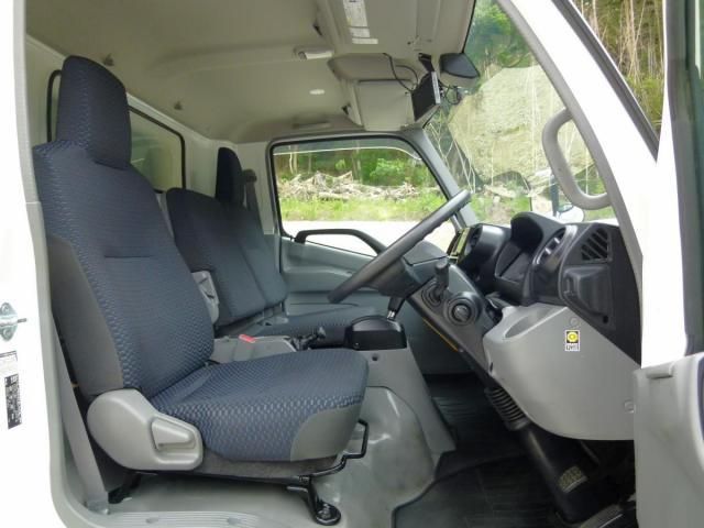 Hino DUTRO 2021-06 7606817-22