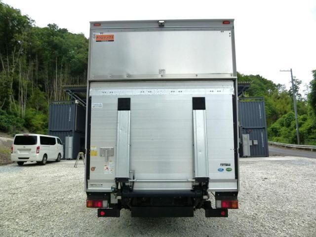 Hino DUTRO 2021-06 7606817-4