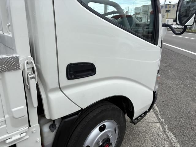 Hino DUTRO 2005-03 7606824-18