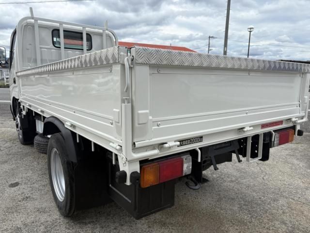 Hino DUTRO 2005-03 7606824-25