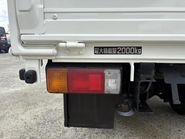 Hino DUTRO 2005-03 7606824-27