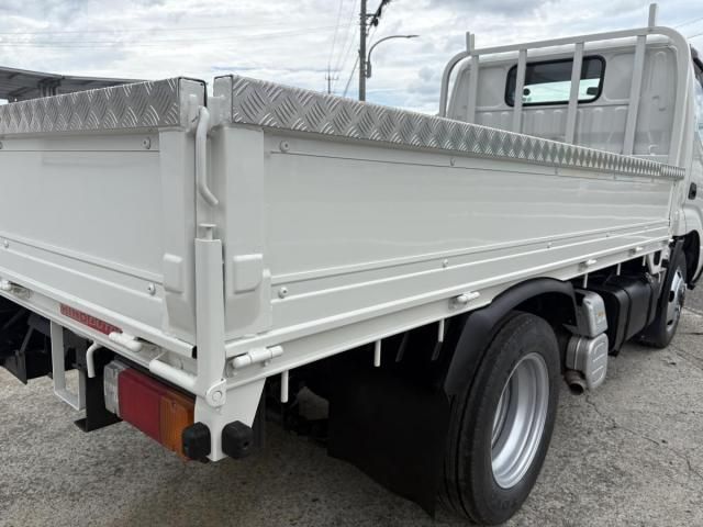 Hino DUTRO 2005-03 7606824-29