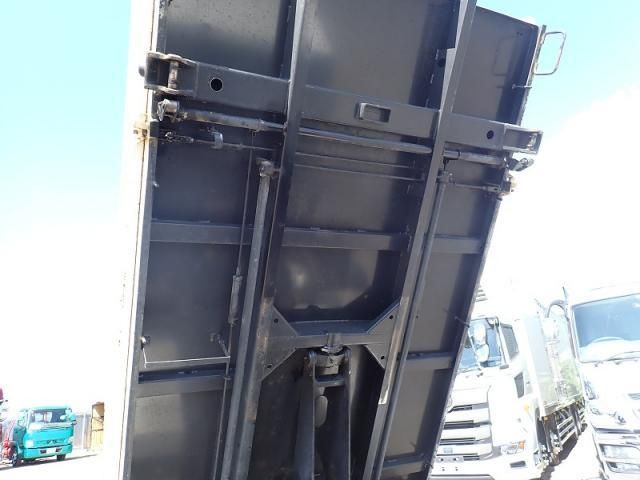 Hino DUTRO 2020-12 7606819-17