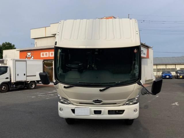 Hino DUTRO 2024-09 7606813-25